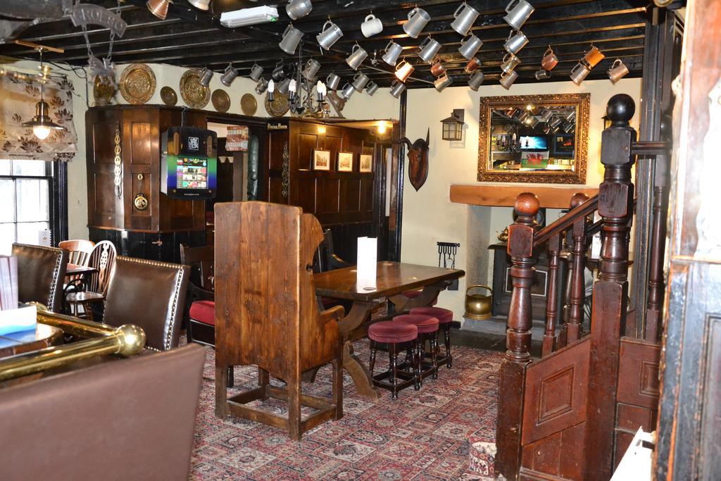 Crown Hotel Corwen Exterior photo